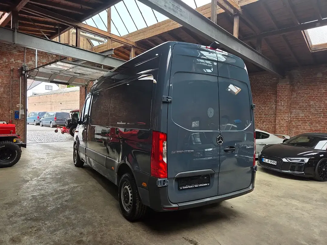 Mercedes-Benz Sprinter - Thumbnail 7
