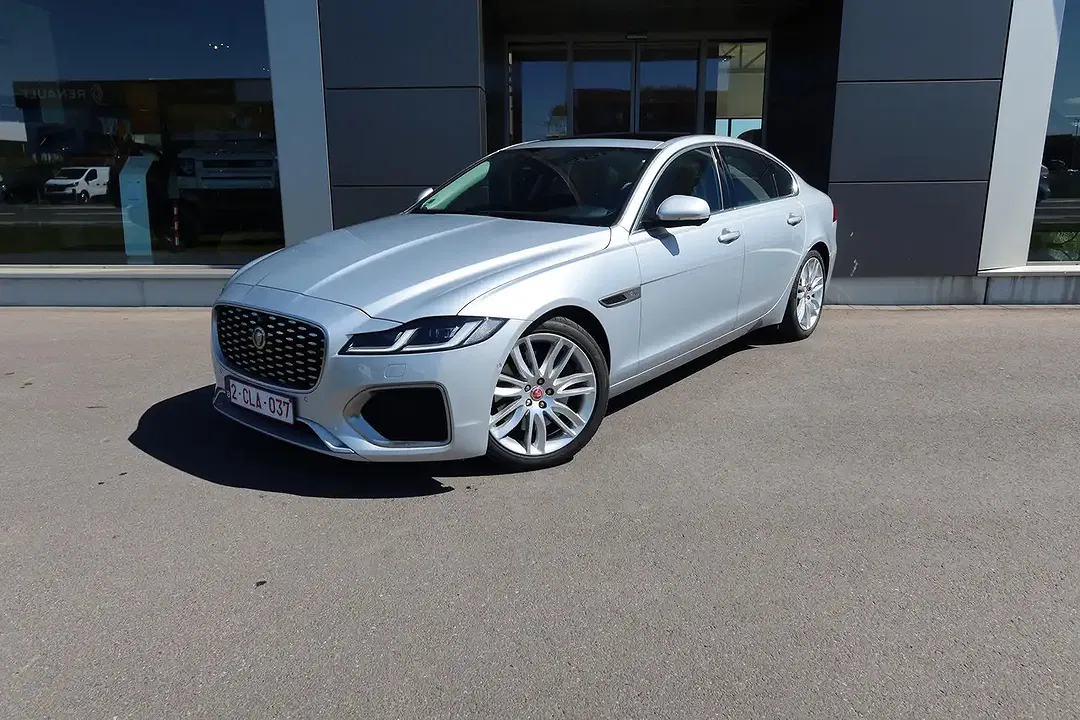 Jaguar XF P250 SE