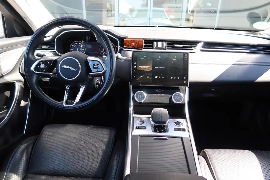 Jaguar XF - Thumbnail 11