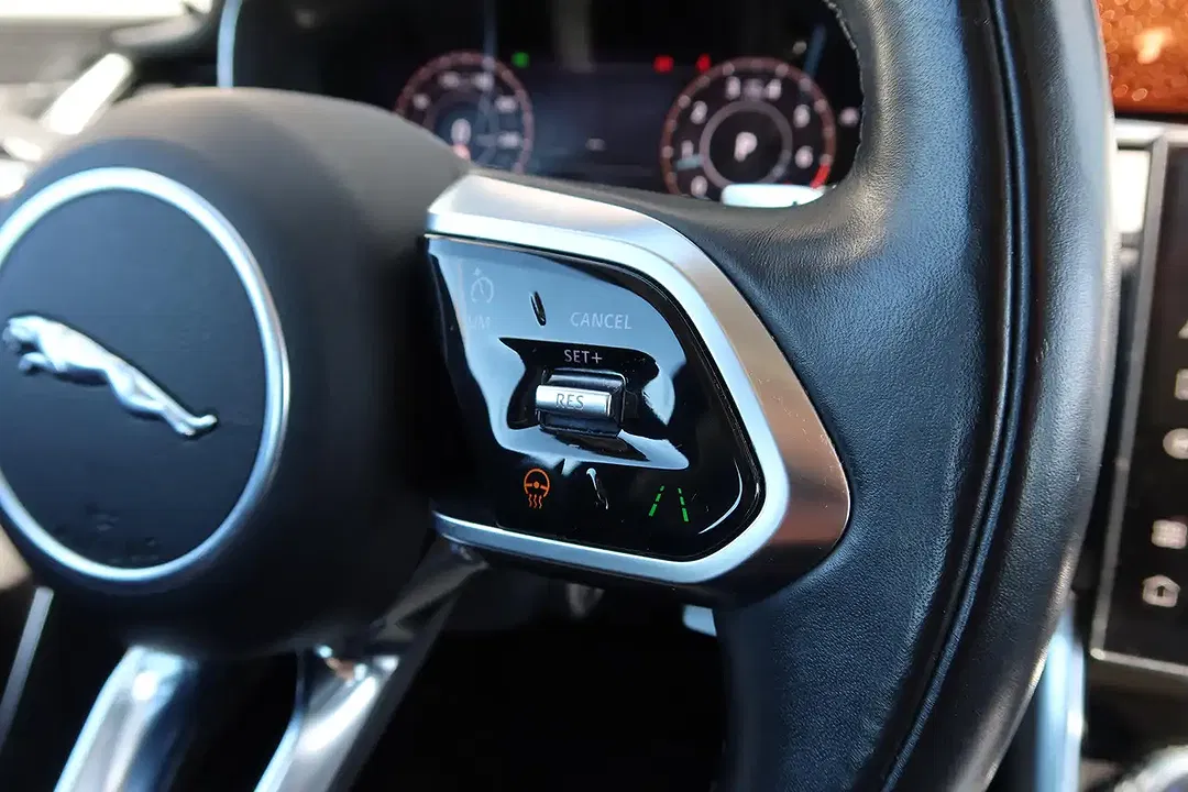 Jaguar XF - Thumbnail 13