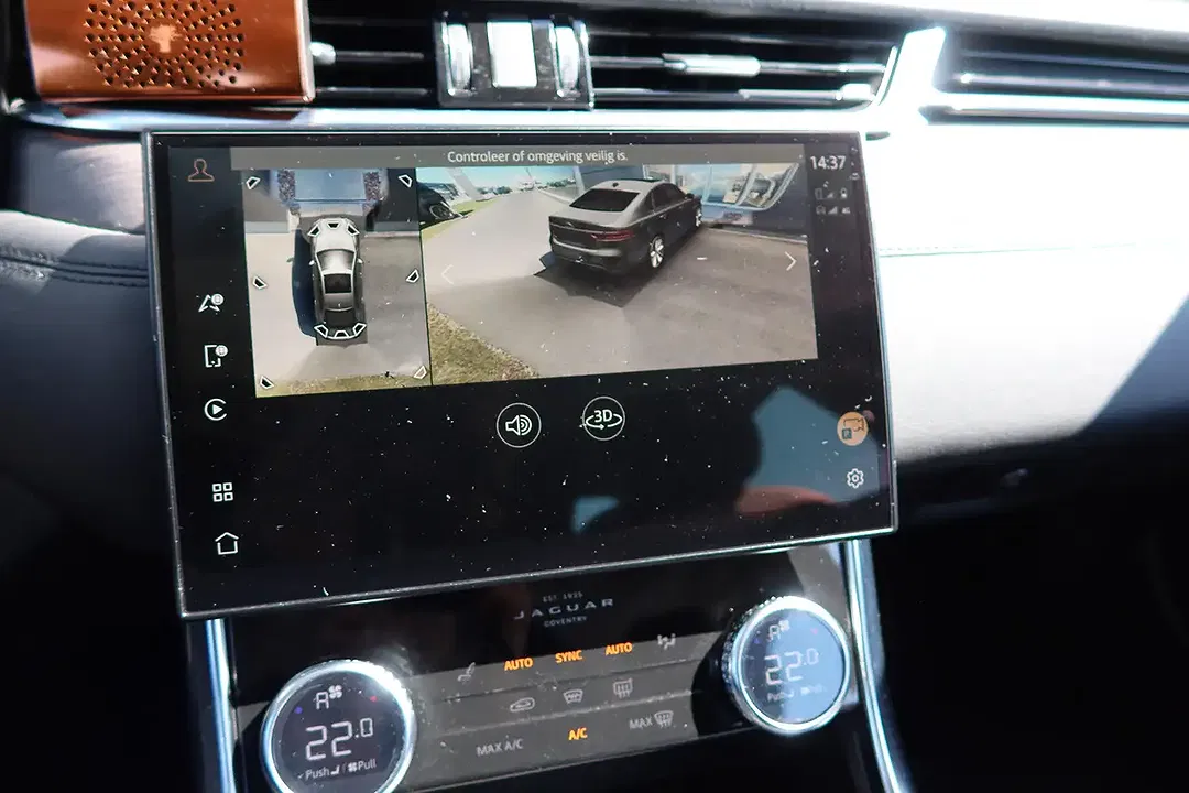 Jaguar XF - Thumbnail 14