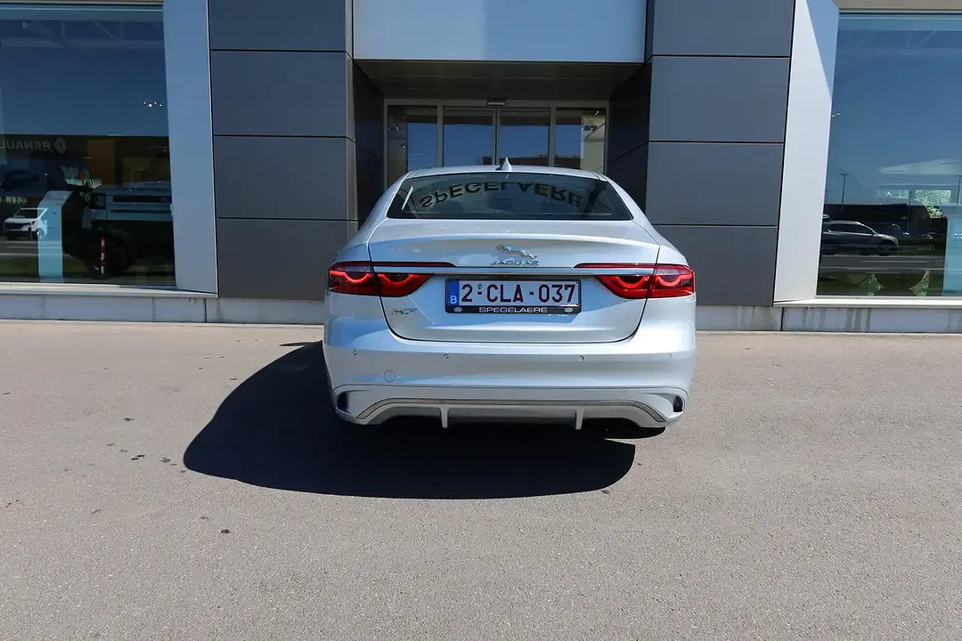Jaguar XF - Thumbnail 4