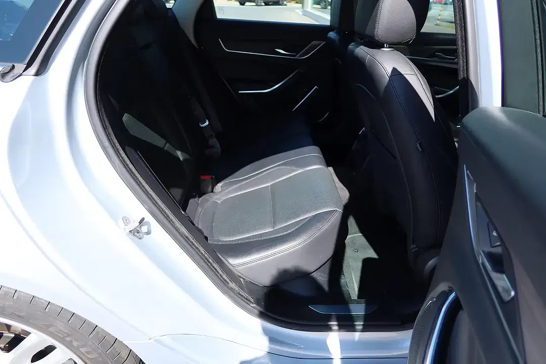 Jaguar XF - Thumbnail 8