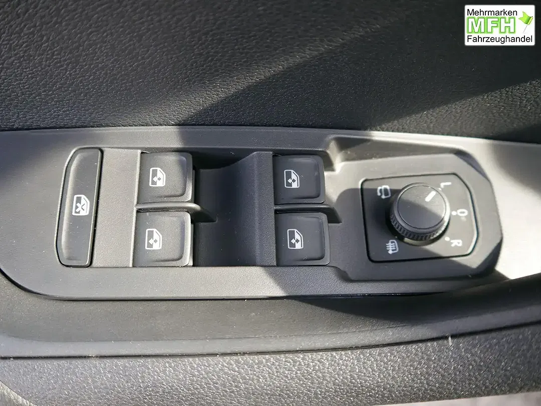 Skoda Karoq - Thumbnail 9