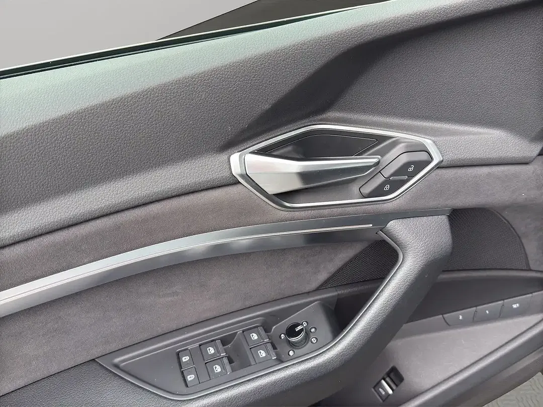 Audi e-tron - Thumbnail 12