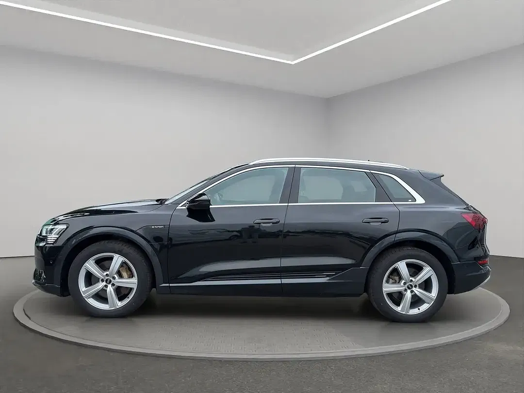 Audi e-tron - Thumbnail 4