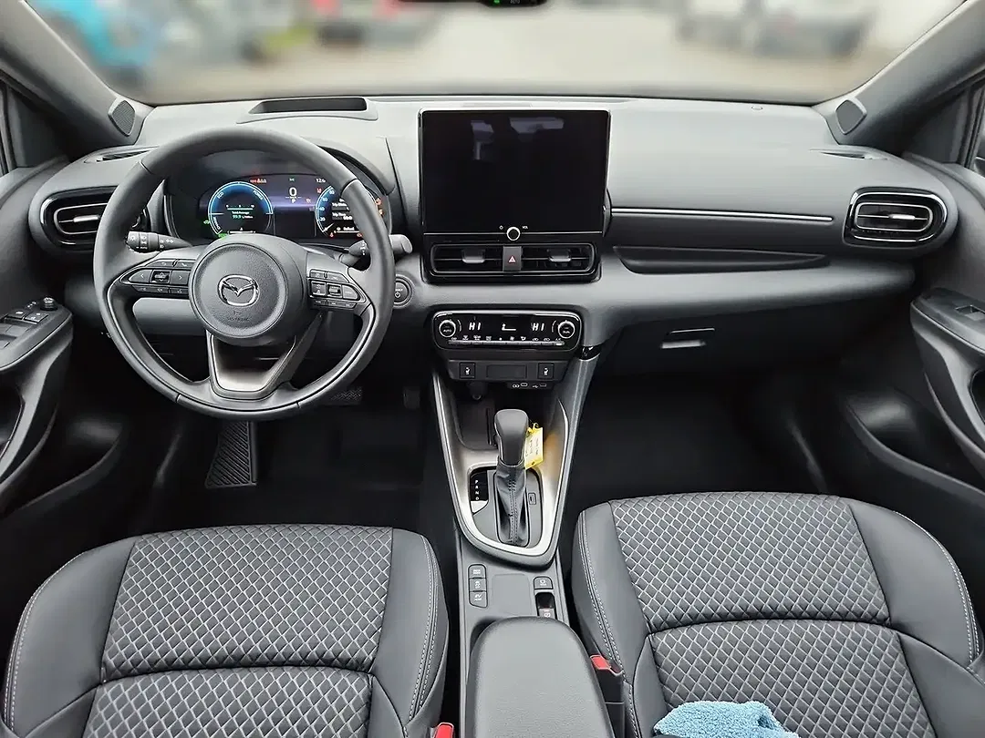 Mazda 2 - Thumbnail 9
