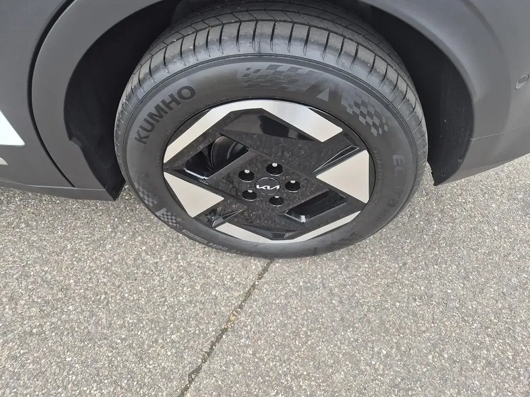 Kia EV3 - Thumbnail 8