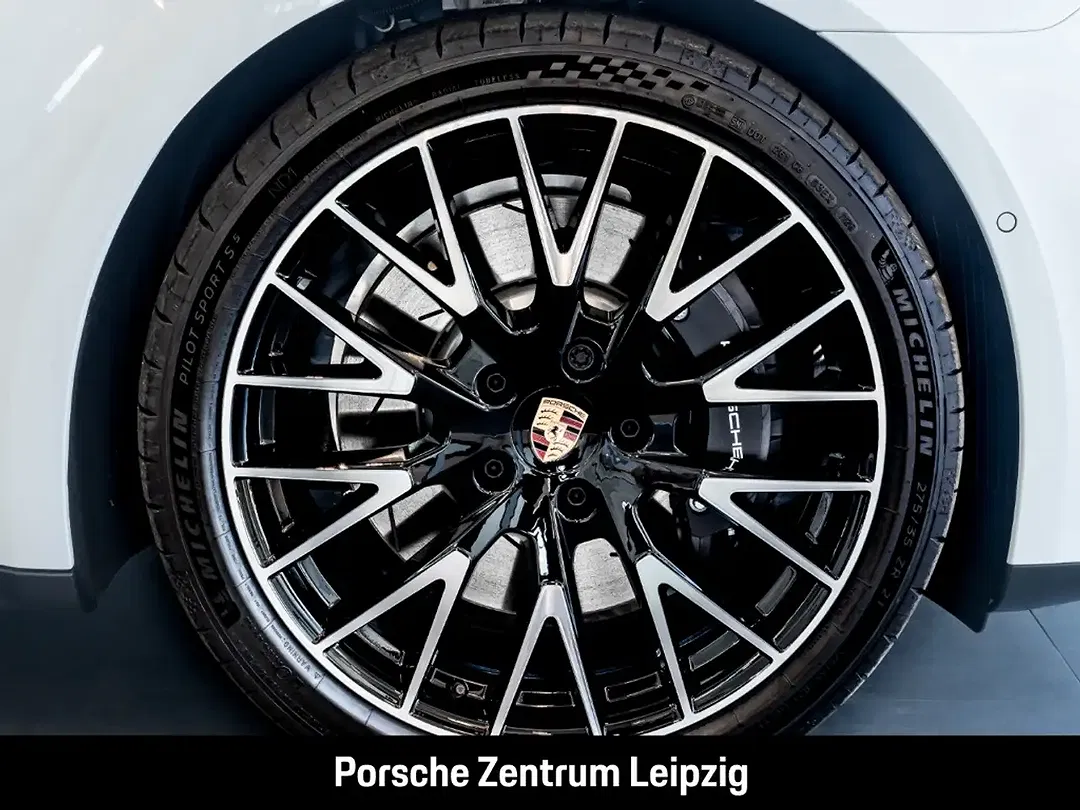 Porsche Panamera - Thumbnail 11