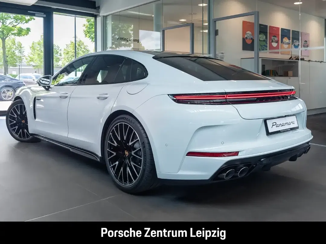 Porsche Panamera - Thumbnail 3