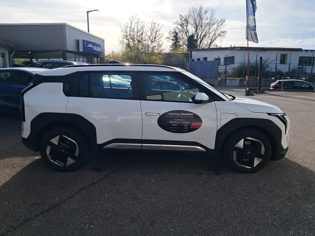 Kia EV3 - Thumbnail 3