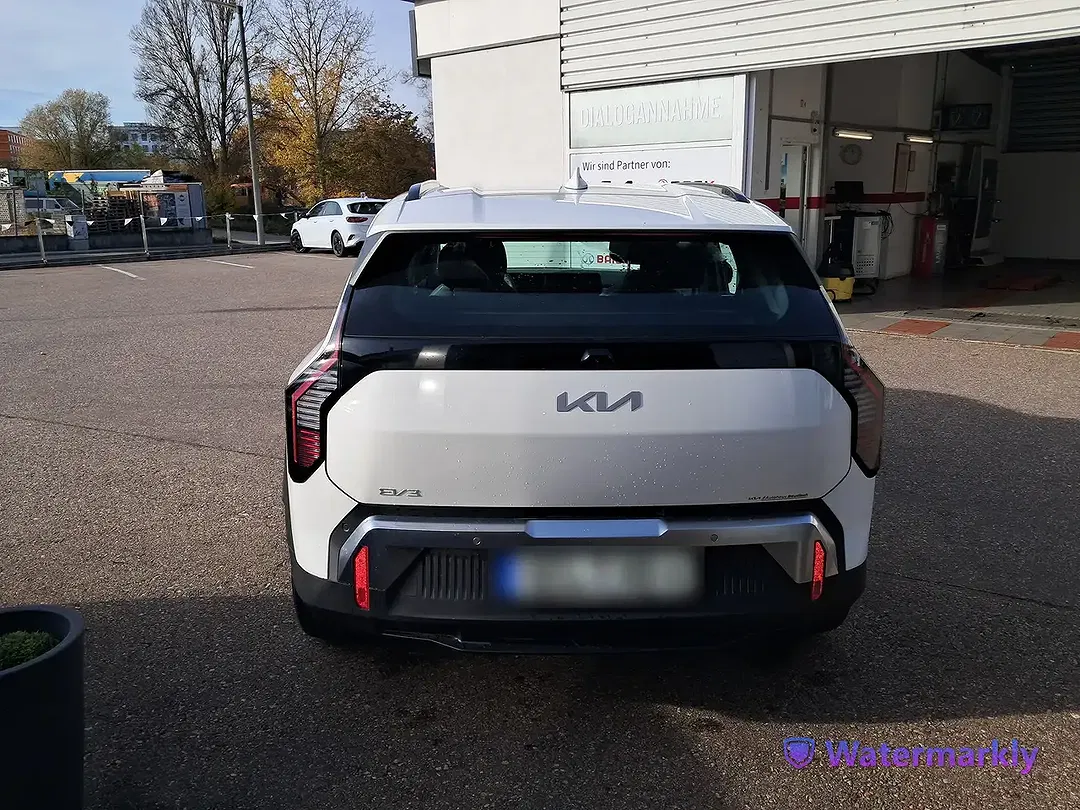 Kia EV3 - Thumbnail 5