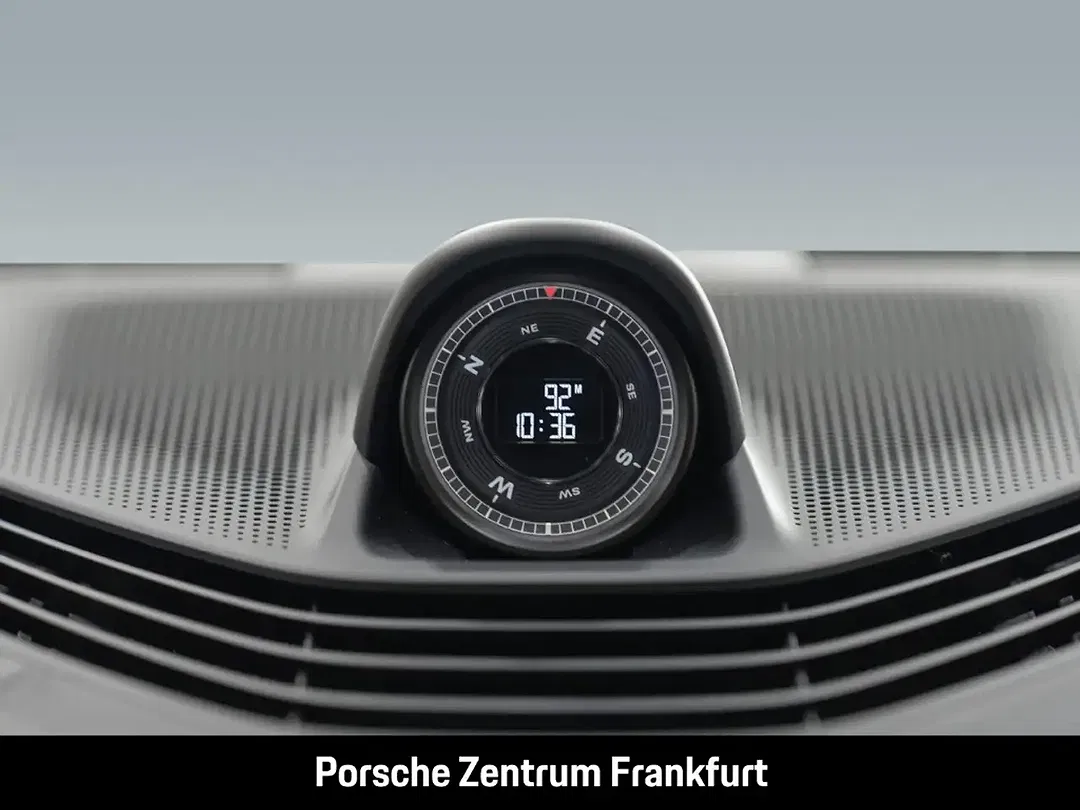 Porsche Taycan - Thumbnail 11