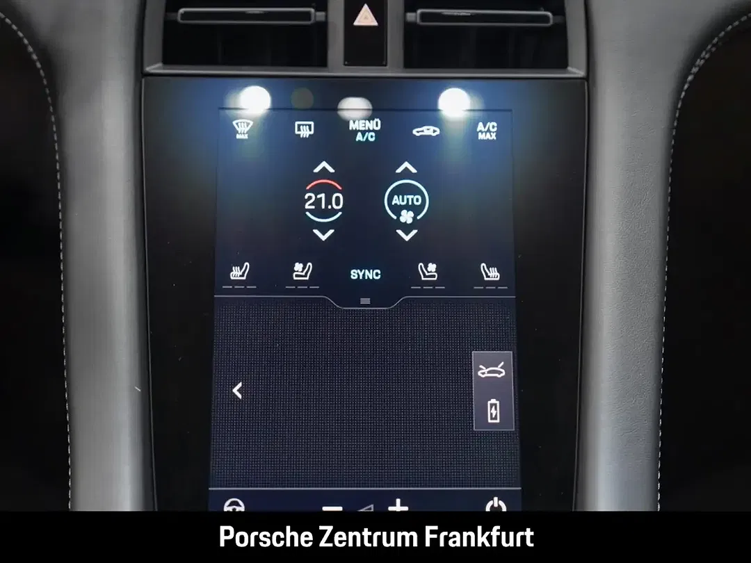 Porsche Taycan - Thumbnail 13