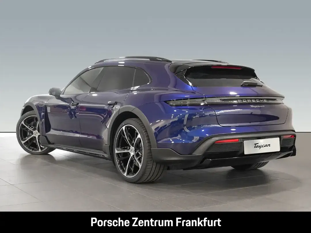 Porsche Taycan - Thumbnail 3