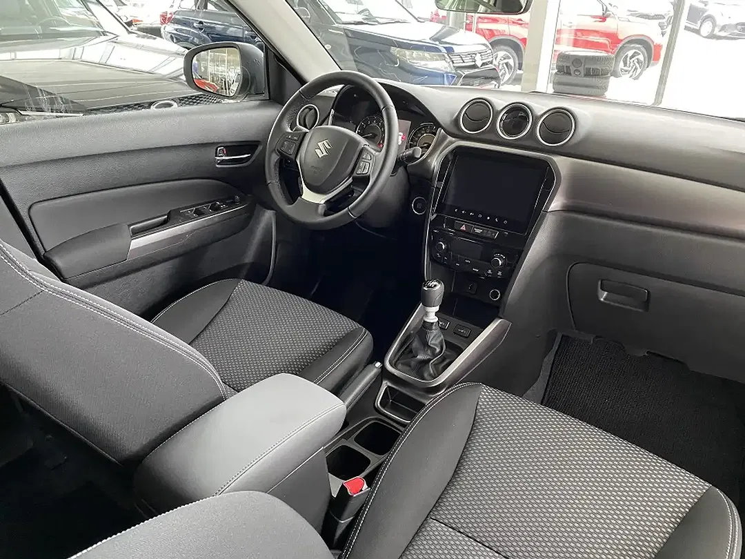 Suzuki Vitara - Thumbnail 10