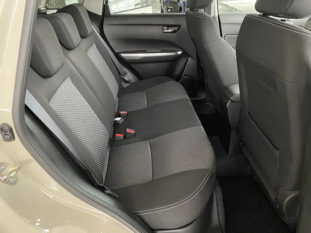 Suzuki Vitara - Thumbnail 6