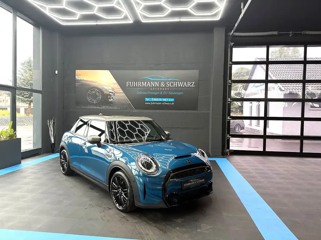 MINI Cooper S - Thumbnail 1