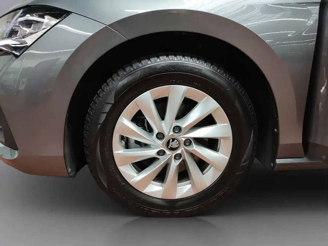Skoda Superb - Thumbnail 5