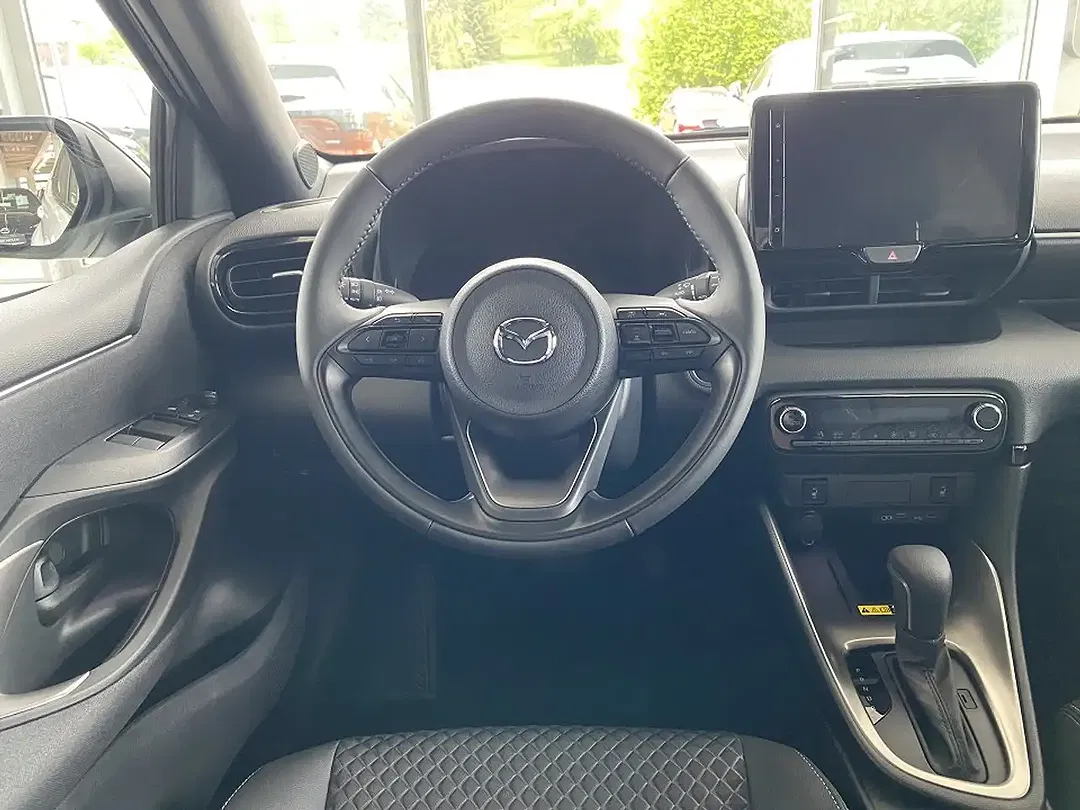 Mazda 2 - Thumbnail 3