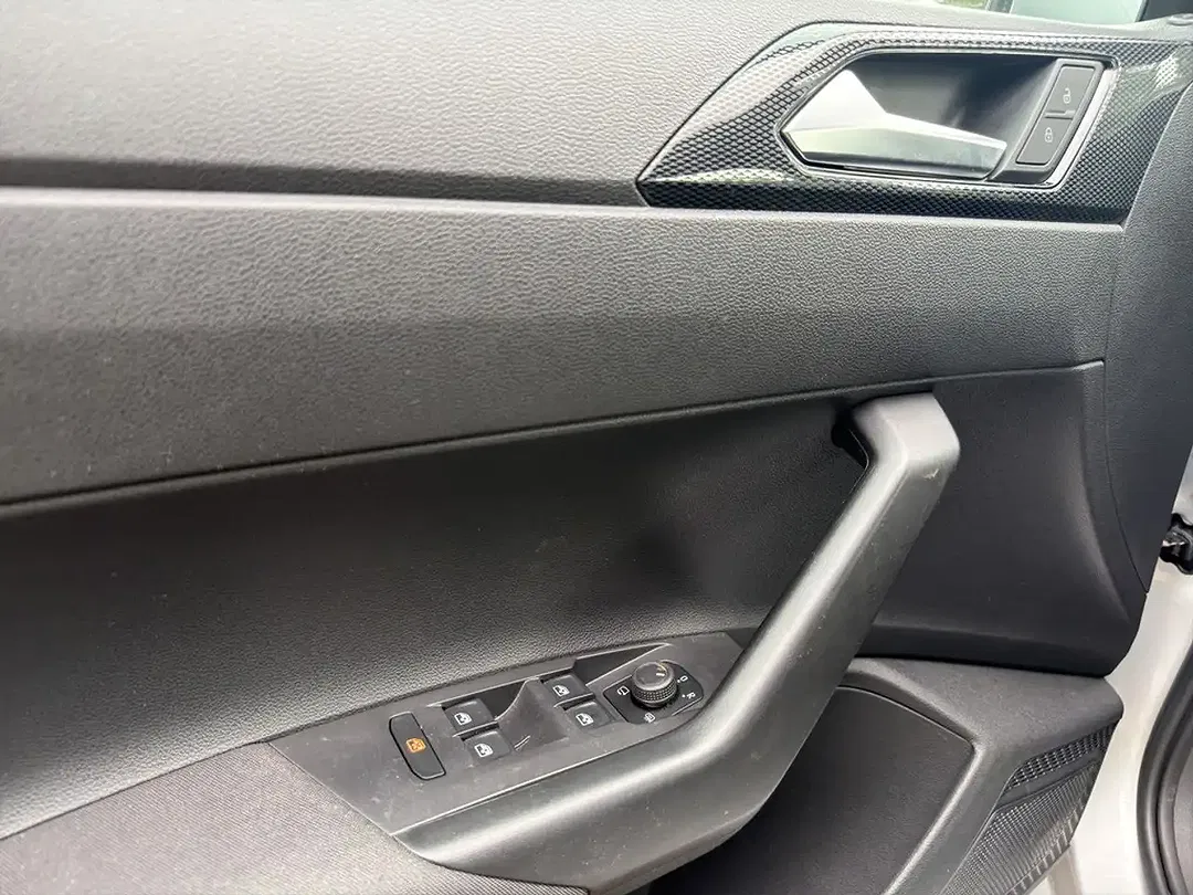 Volkswagen Polo - Thumbnail 10