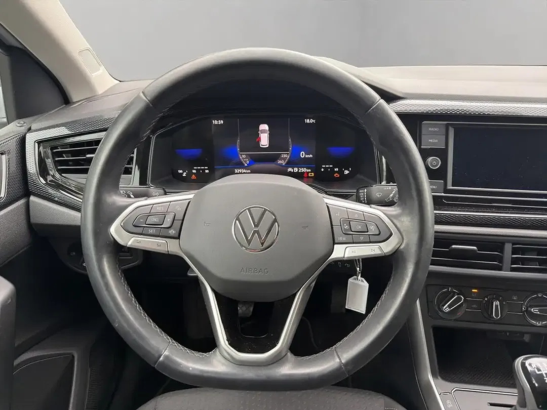 Volkswagen Polo - Thumbnail 12