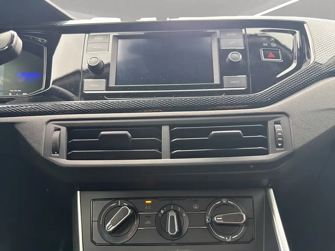Volkswagen Polo - Thumbnail 15