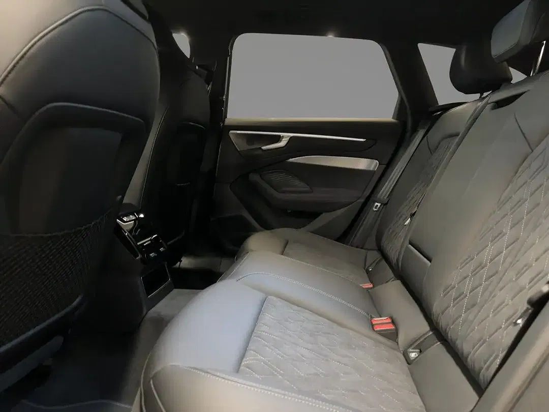 Audi A6 - Thumbnail 5