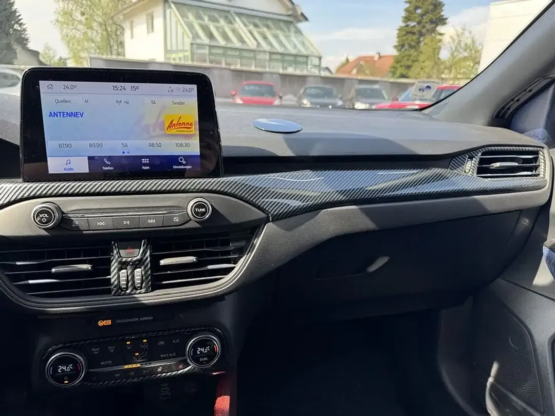 Ford Focus - Thumbnail 13