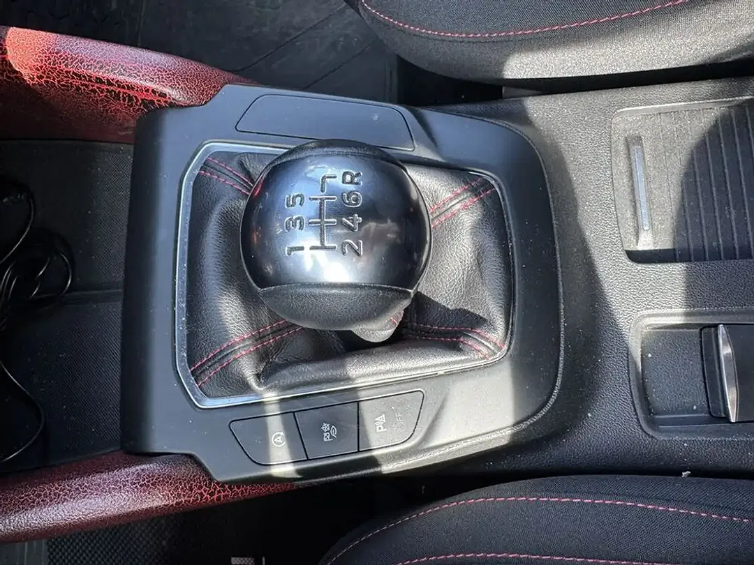 Ford Focus - Thumbnail 15