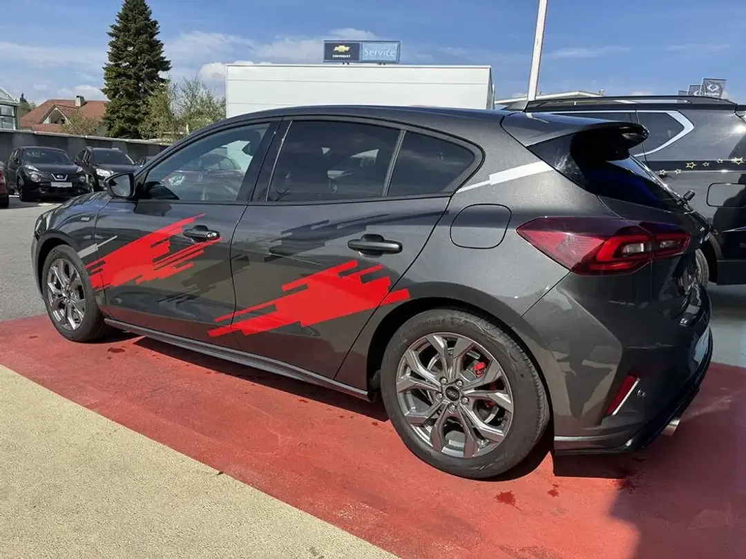 Ford Focus - Thumbnail 3