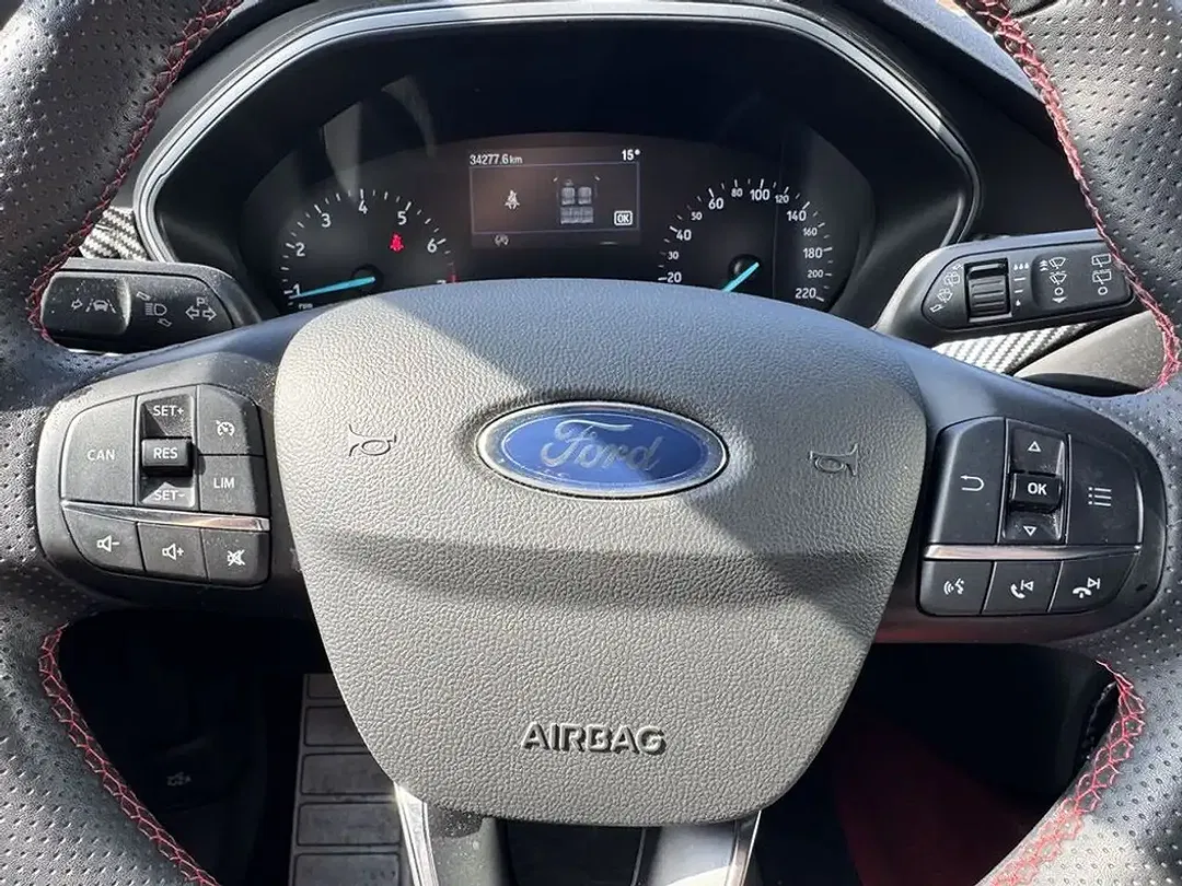 Ford Focus - Thumbnail 6