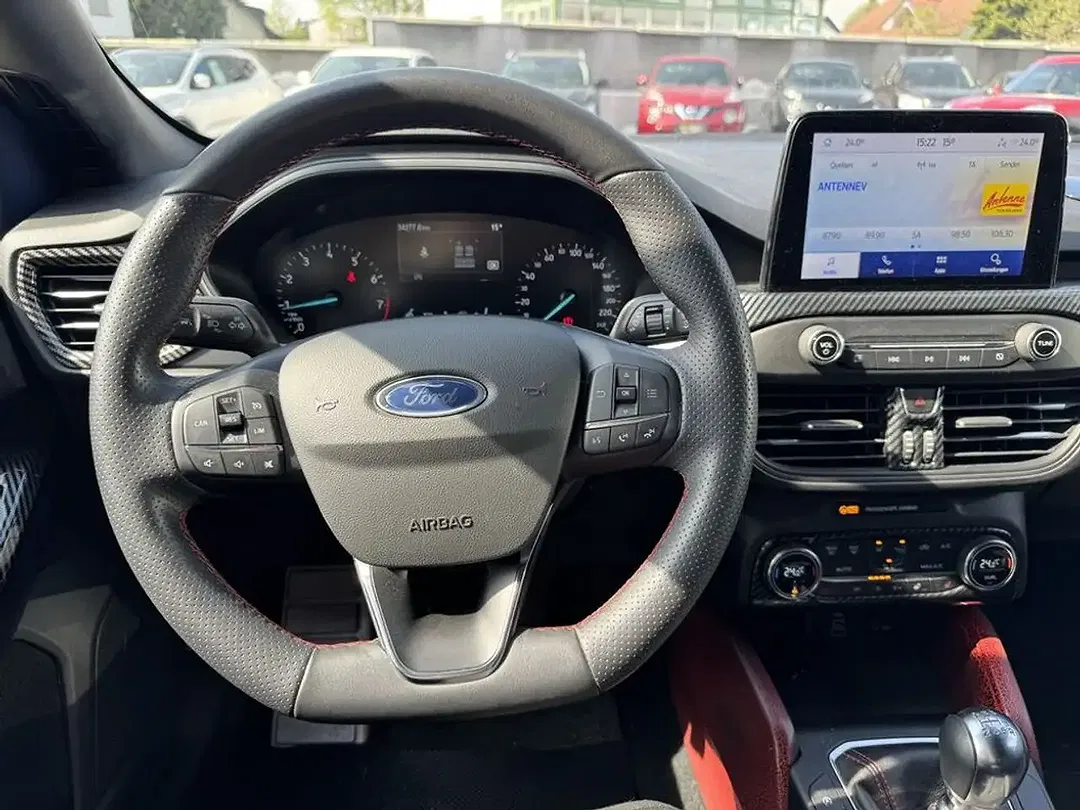 Ford Focus - Thumbnail 7
