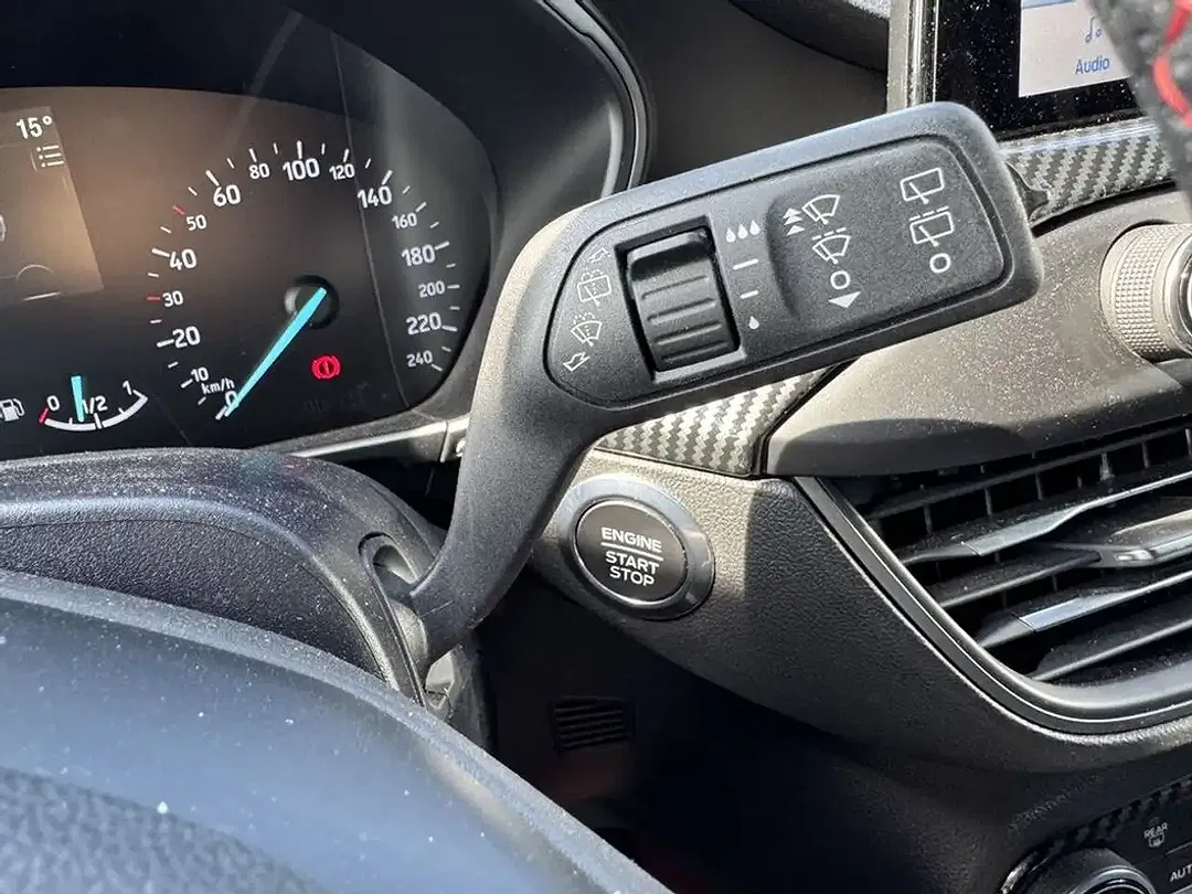 Ford Focus - Thumbnail 8