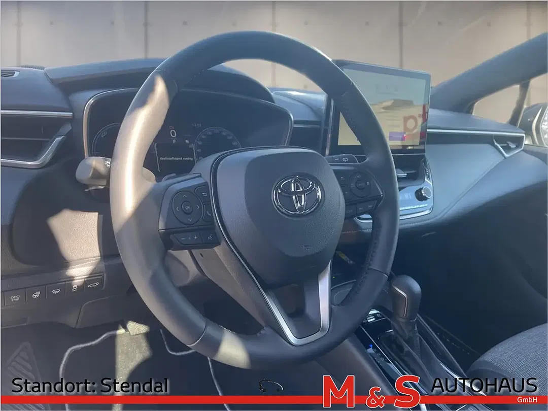 Toyota Corolla - Thumbnail 10