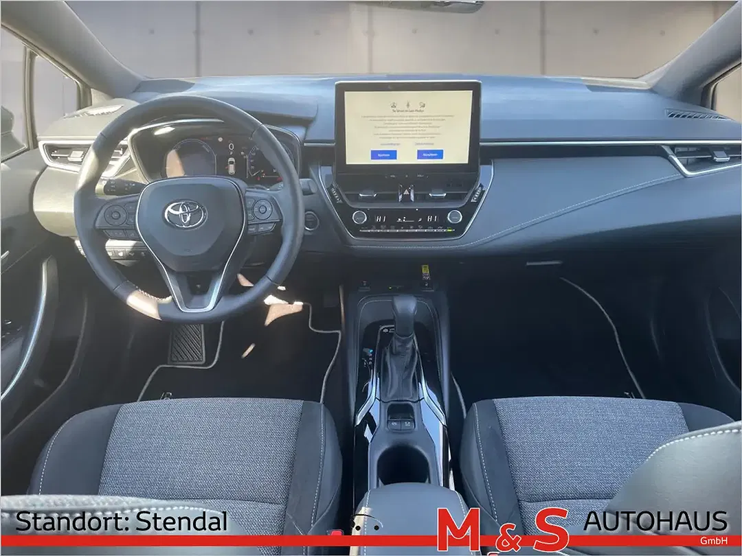 Toyota Corolla - Thumbnail 11