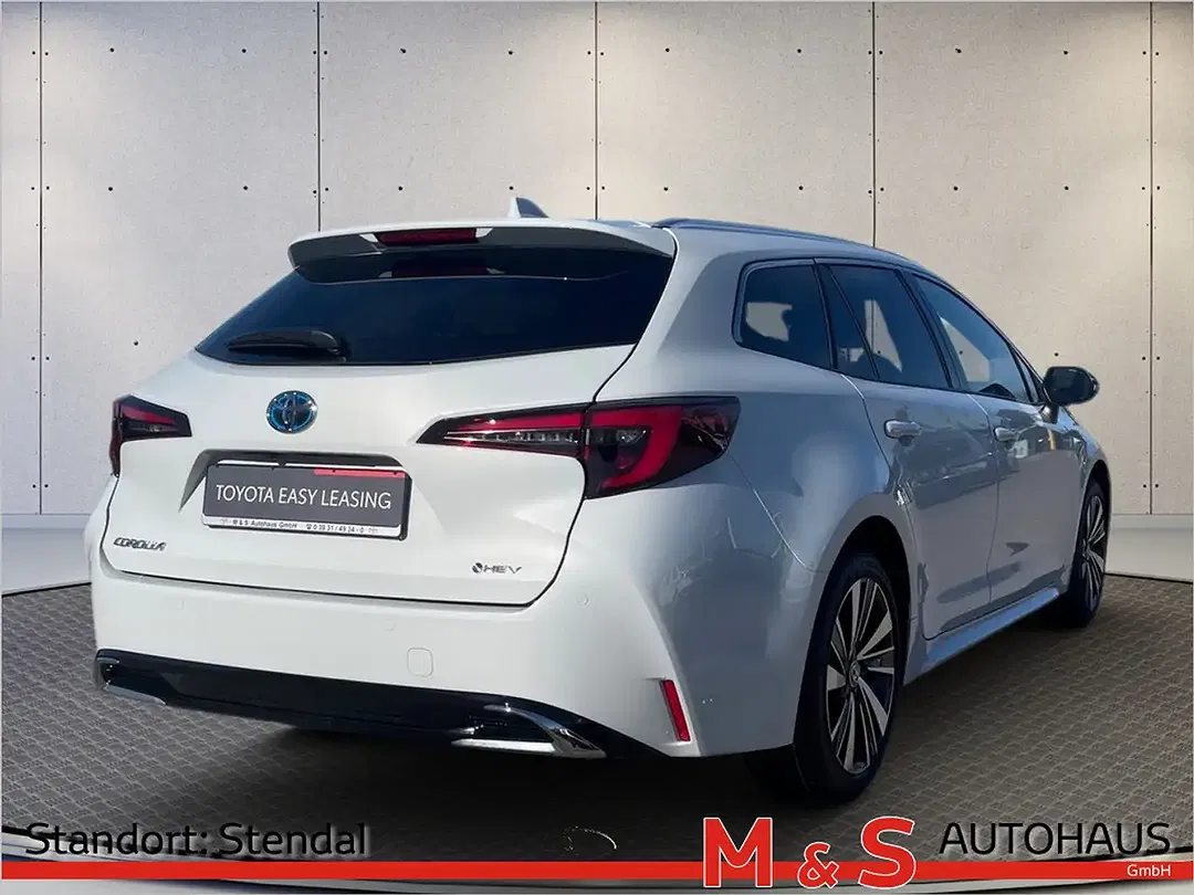 Toyota Corolla - Thumbnail 4
