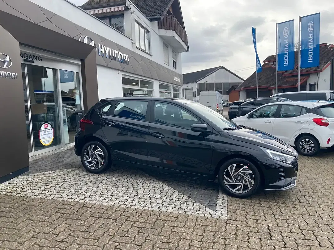 Hyundai i20 - Thumbnail 3