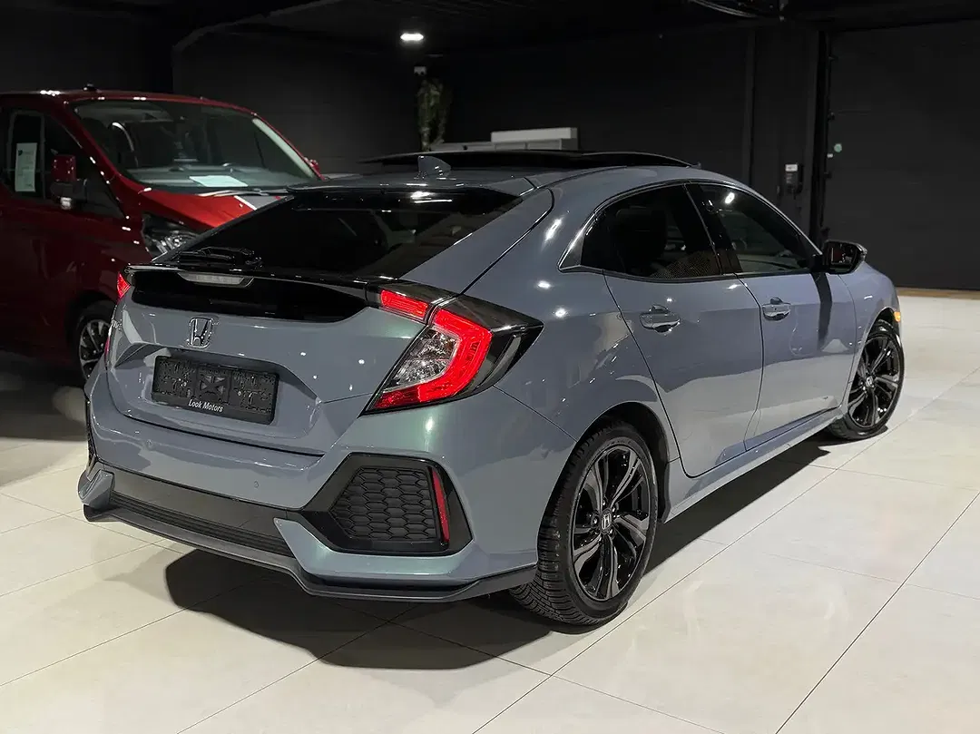 Honda Civic - Thumbnail 3