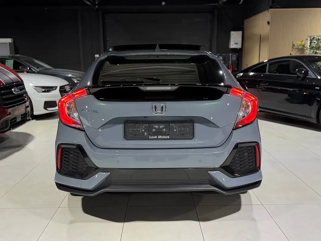 Honda Civic - Thumbnail 4