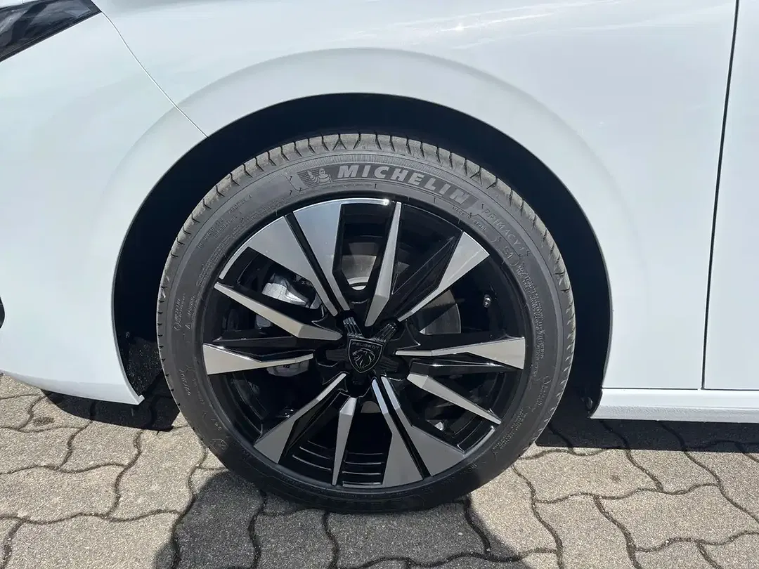 Peugeot 308 - Thumbnail 6