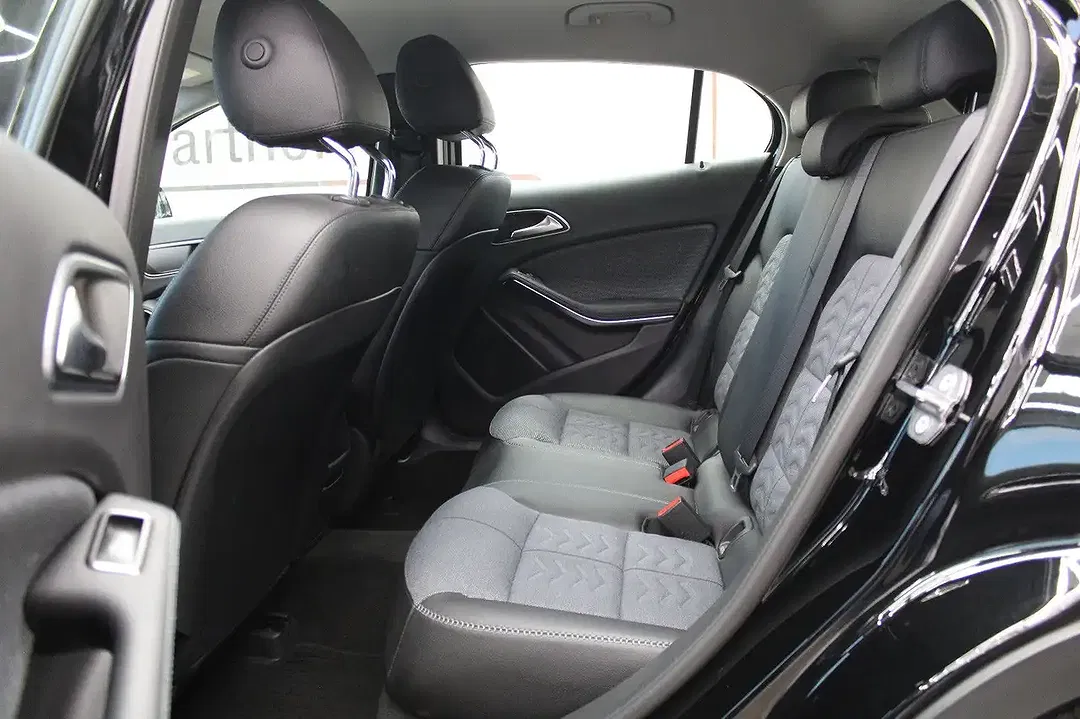 Mercedes-Benz GLA 180 - Thumbnail 7