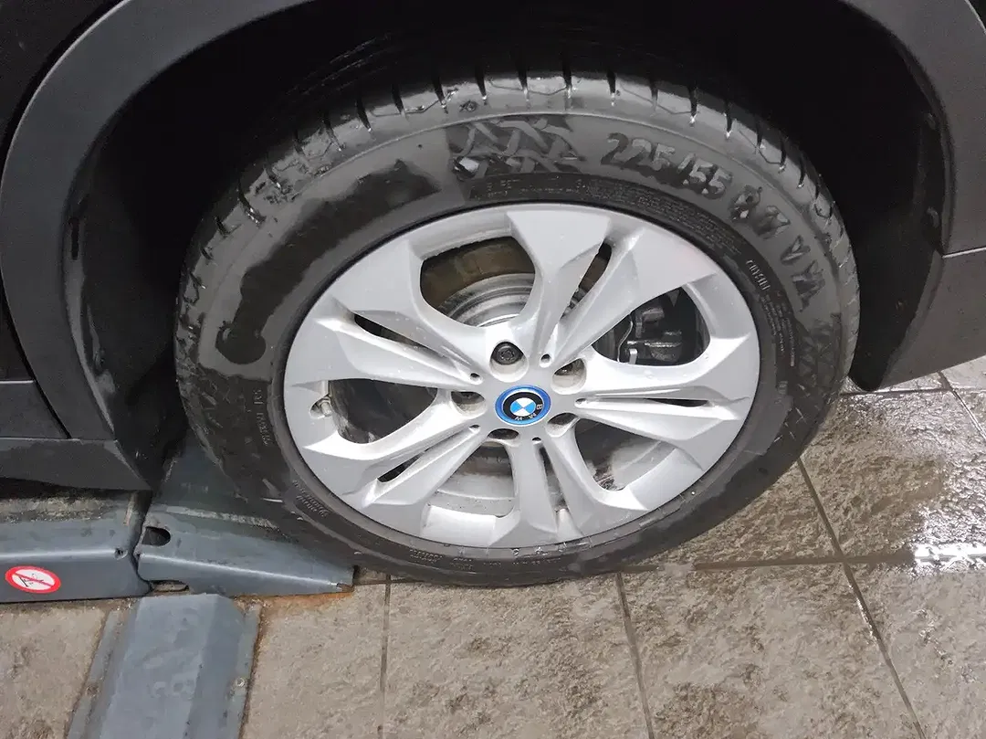 BMW X1 - Thumbnail 9