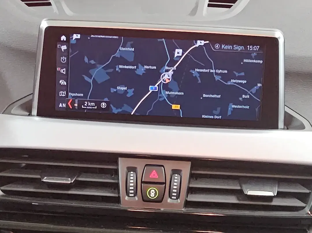 BMW X1 - Thumbnail 6