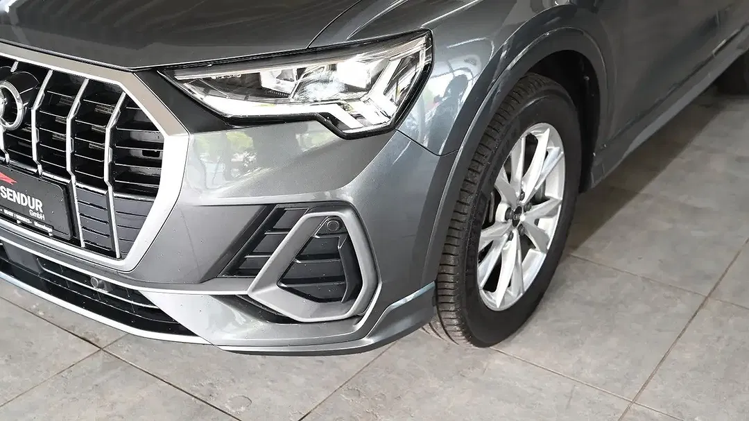 Audi Q3 - Thumbnail 10
