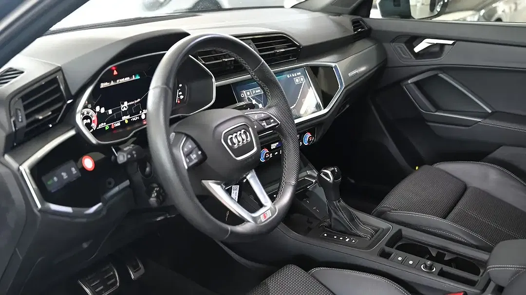Audi Q3 - Thumbnail 11