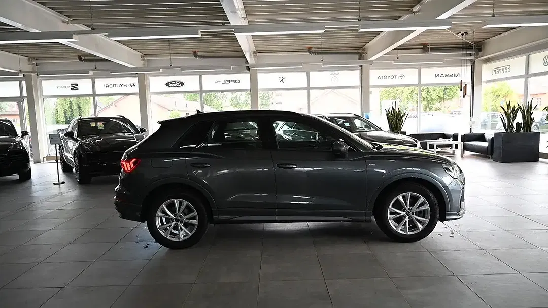 Audi Q3 - Thumbnail 7