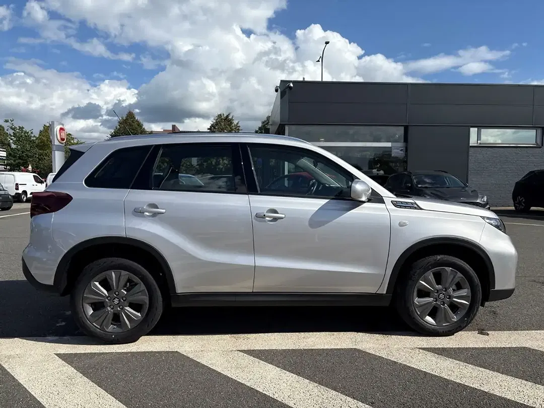 Suzuki Vitara - Thumbnail 6