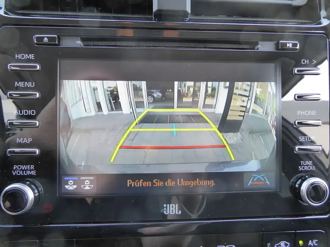 Toyota Prius - Thumbnail 11
