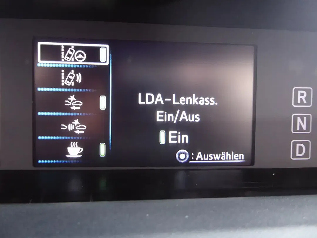 Toyota Prius - Thumbnail 13